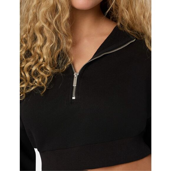 NWT WeWoreWhat cropped black 1/2 zip hoodie. Size XS - Picture 3 of 5